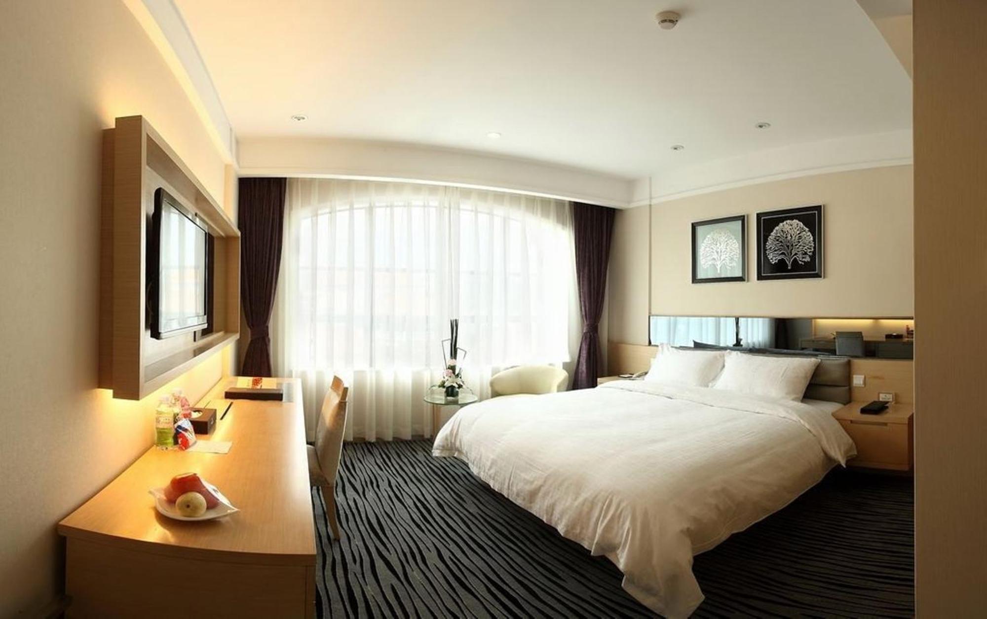 Queen Room,1228477211:JPEG