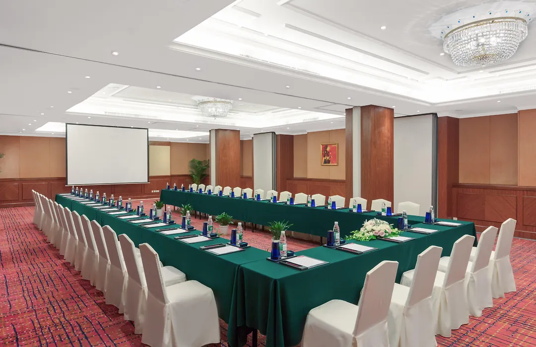 Crowne Plaza Landmark Shenzhen: Border-Close Retreat with Heated Pool-1